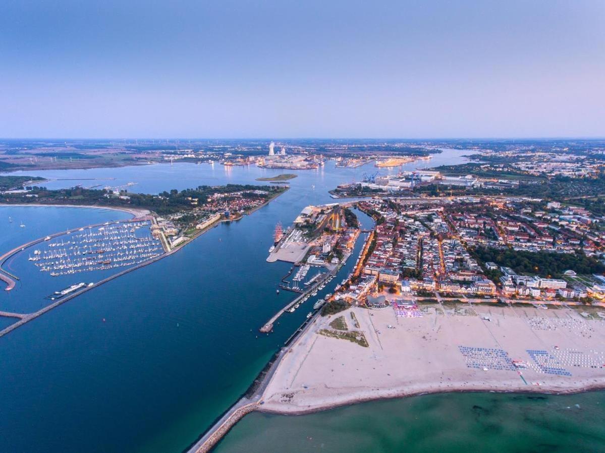 Ferienhaus Am Yachthafen, Moewe Lägenhet Rostock Exteriör bild