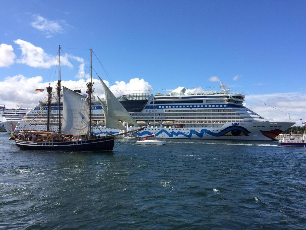 Ferienhaus Am Yachthafen, Moewe Lägenhet Rostock Exteriör bild